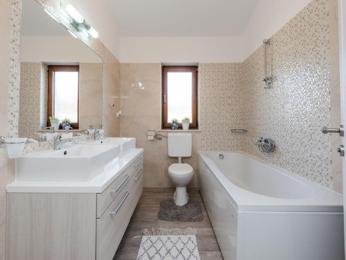 Holiday Home Velebit By Interhome Rovanjska Zewnętrze zdjęcie